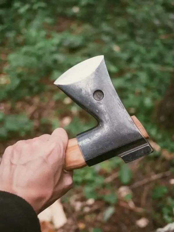 anika “fin hiking” axe with leather steath main image